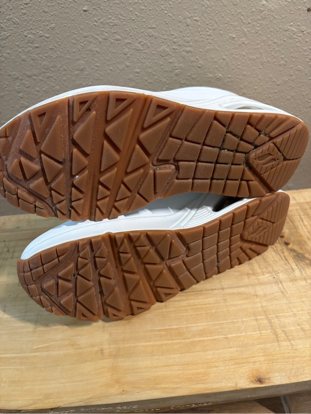 Sketchers Size 7 White and Gold Sneakers - Picture 6 of 9